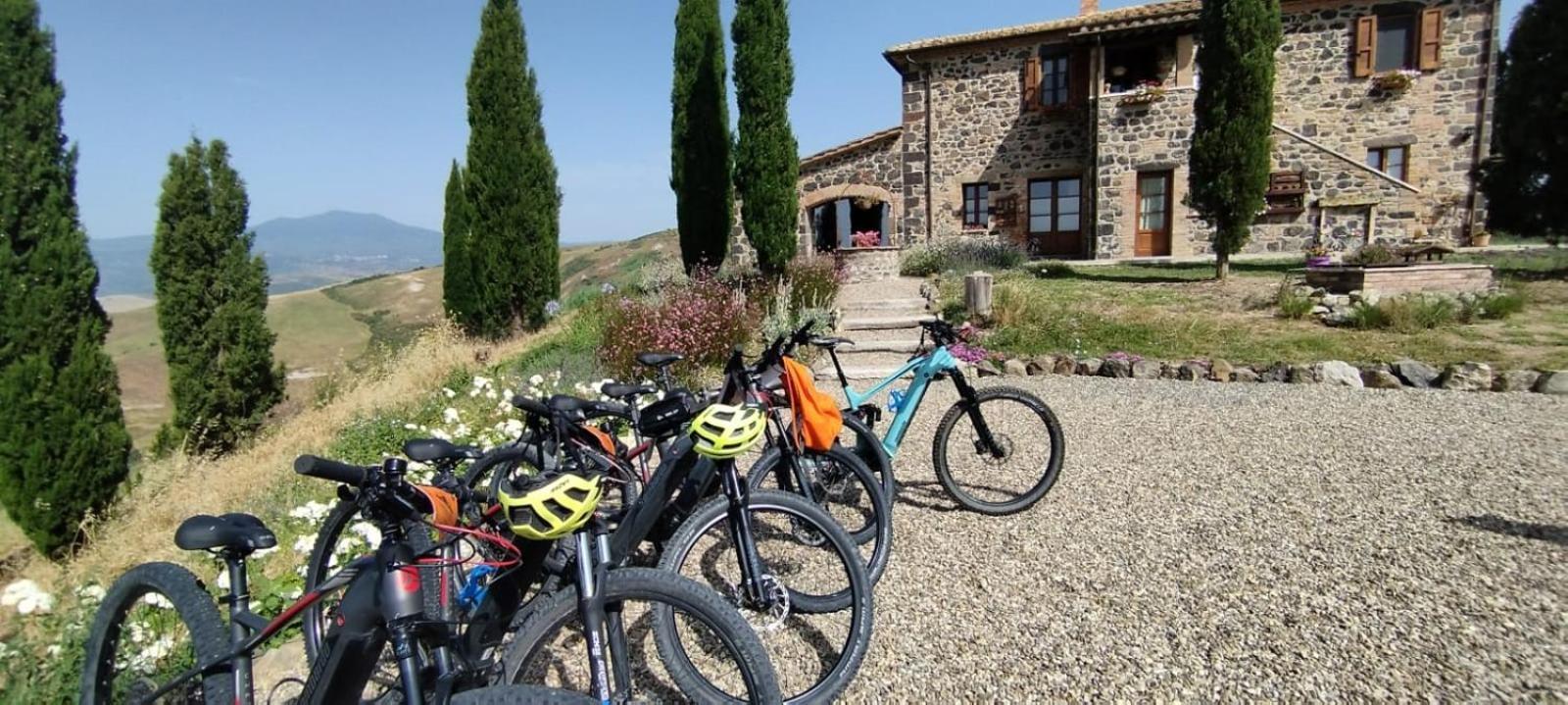 Casa Al Maestro B&B Радикофани Екстериор снимка